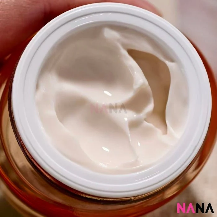 Clarins Extra Firming Night Cream - All Skin Types Sample Pack (15ml x 4/2) - Image 3