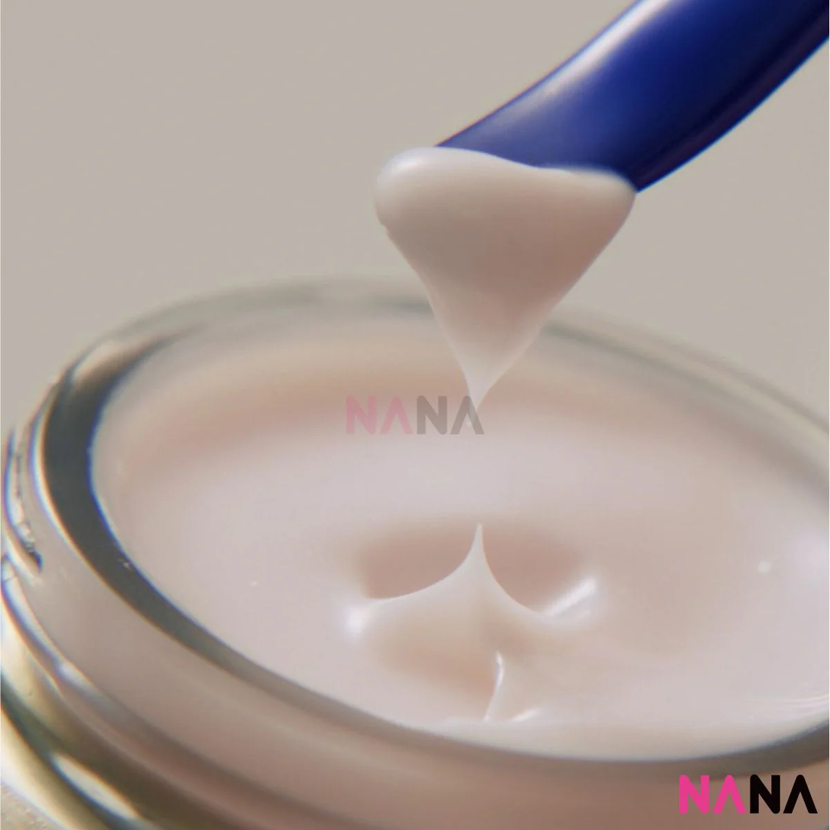 Shiseido VITAL PERFECTION Uplifting and Firming Eye Cream 15ml - Image 4